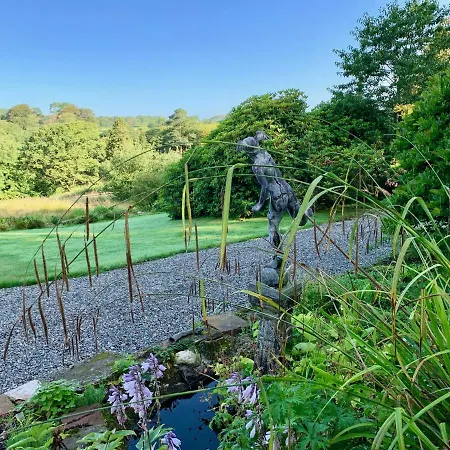 Huge Ensuite In Private Wing Of Historic Country House Near Sellafield
