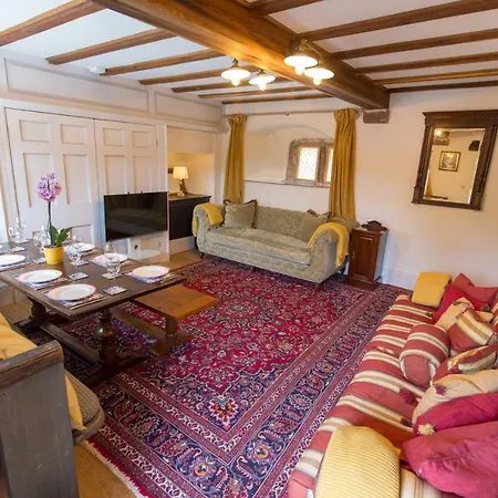 Huge Ensuite In Private Wing Of Historic Country House Near Sellafield *