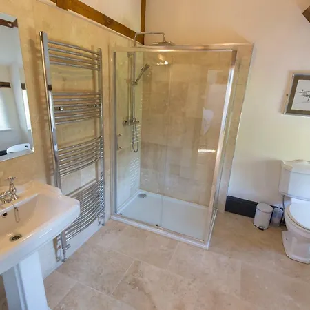 Huge Ensuite In Private Wing Of Historic Country House Near Sellafield Gasthof Egremont (Cumbria)