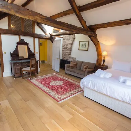 Huge Ensuite In Private Wing Of Historic Country House Near Sellafield Affittacamere